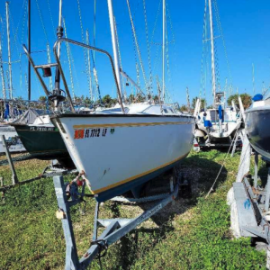 2000 23' Precision Sailboat